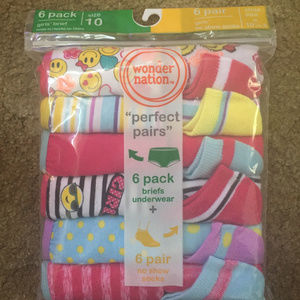 Wonder Nation Brand 6 Pk Panties w/ Matching Socks